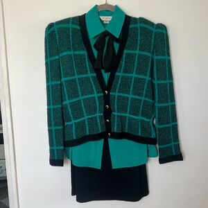 Vintage St. John Green knit Skirt Set with Gold Accents size 6